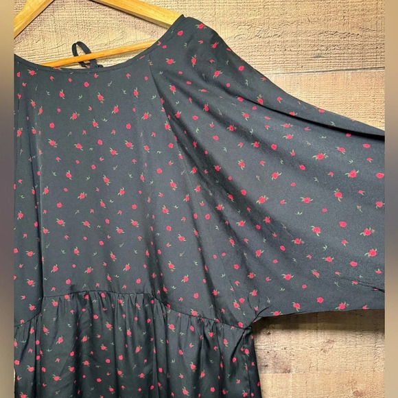 🌻 DAISY STREET (asos) Women's size 4XL Black w/ Red Rose Print Dress Lightweight - Picture 4 of 9